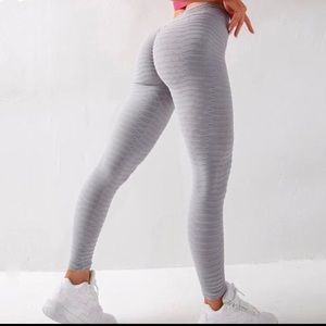 Textured booty lifting leggings